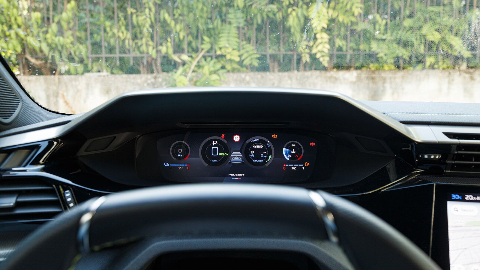 Peugeot 408. Πόσο καλό είναι σε εξοπλισμό άνεσης και ασφάλειας.